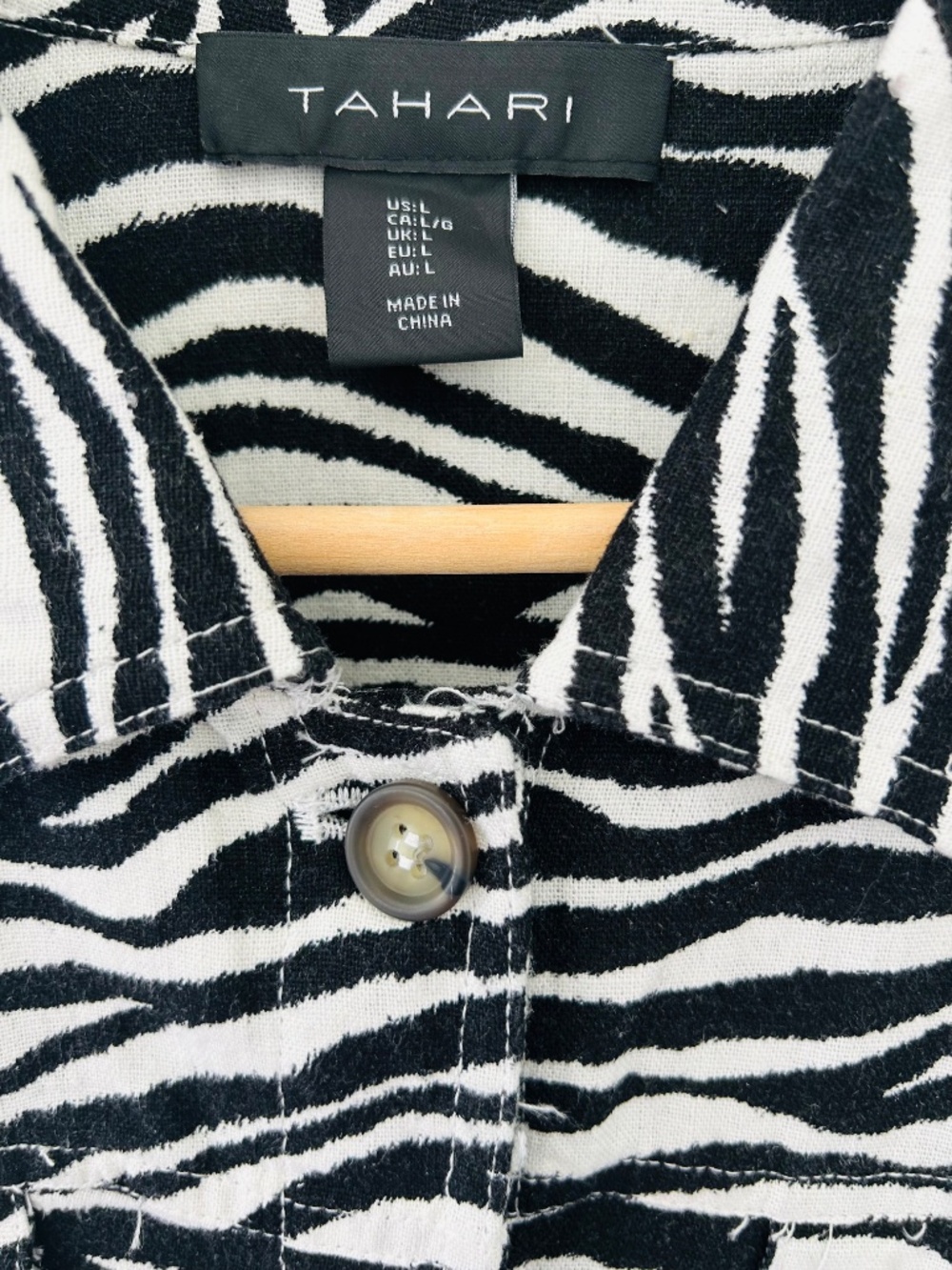 NWT Tahari Zebra Print Linen Blend Cropped Button-Up Jacket - Size Large - Picture 3 of 6